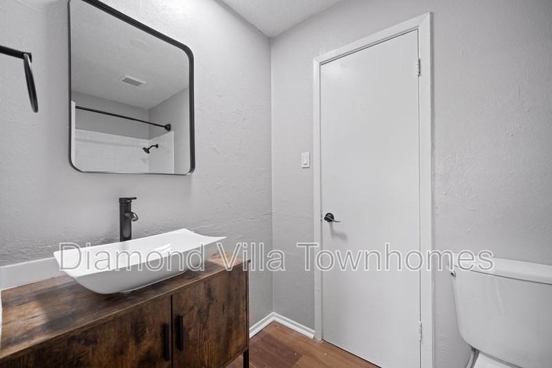 511 N Elm St #A - Photo 4 of 33