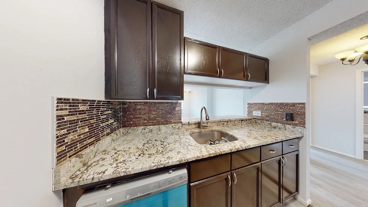 474 48th Ave #12H - Photo 2 of 10