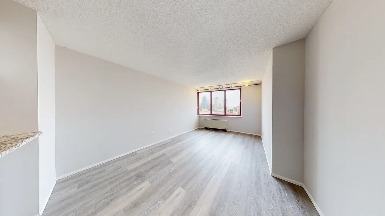 474 48th Ave #12H - Photo 5 of 10