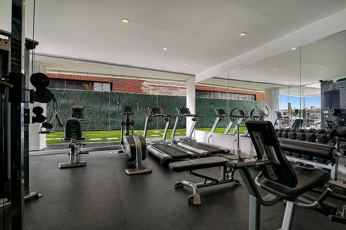 519 Borden Ave #3F - Photo 7 of 7