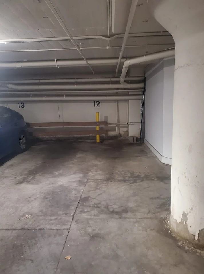 21 Illinois St #208 - Photo 3 of 13