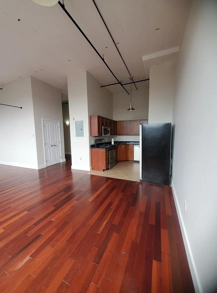 21 Illinois St #208 - Photo 6 of 13