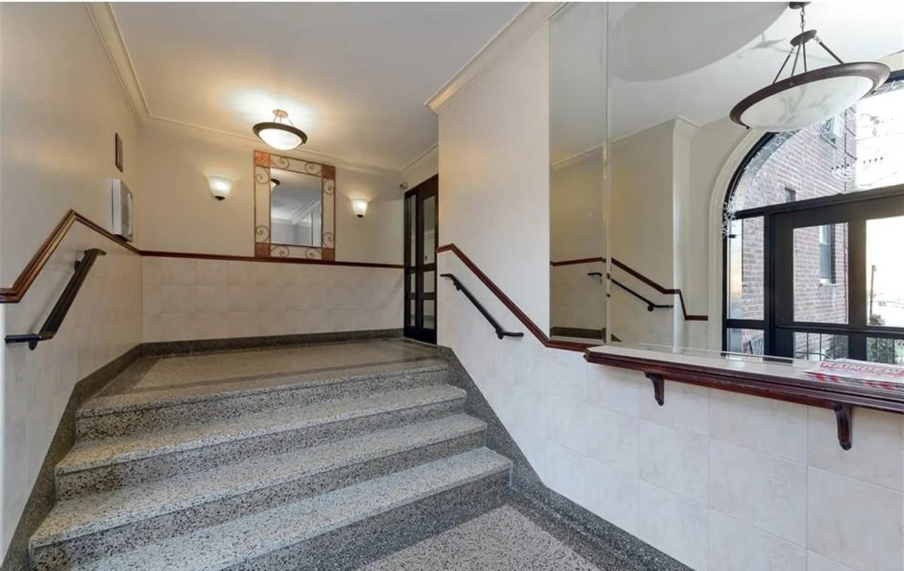 2616 Union St #1A - Photo 3 of 12