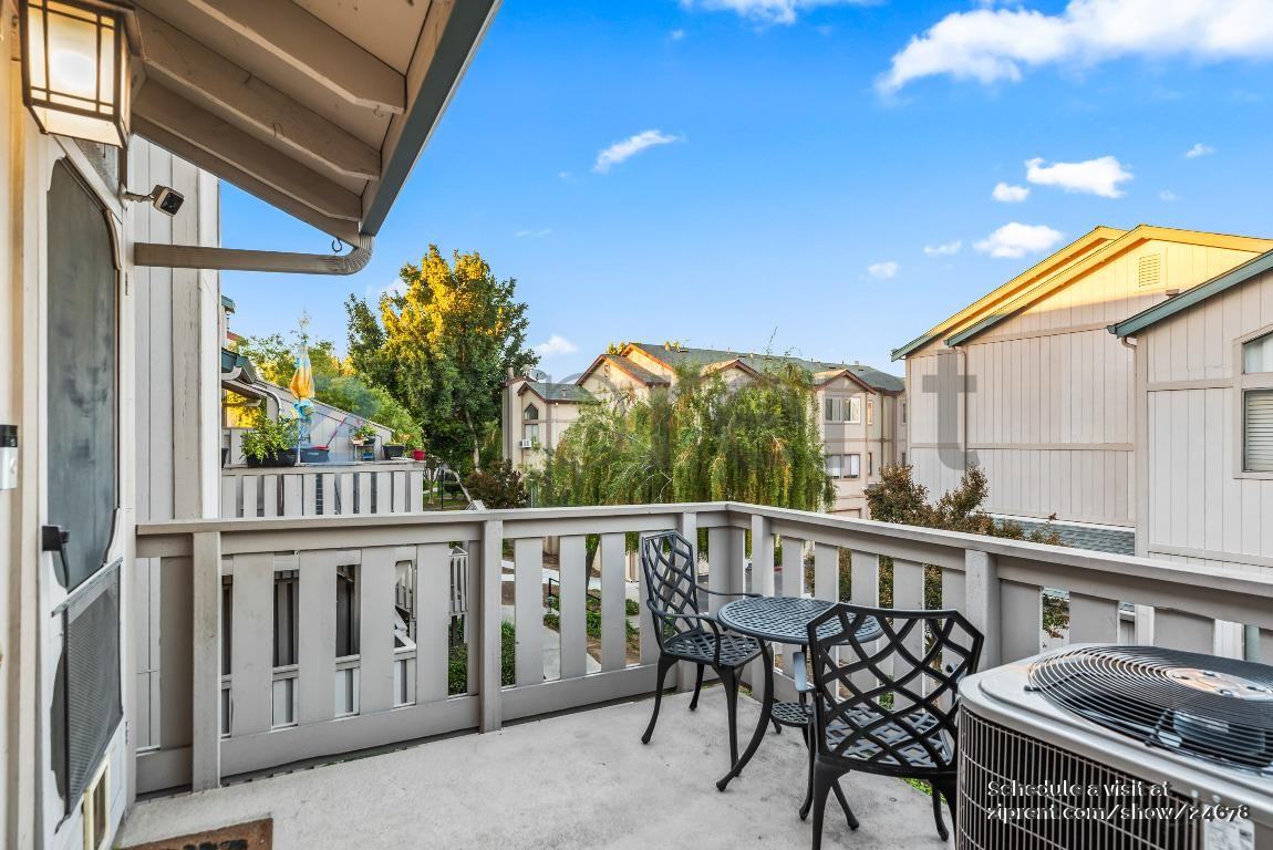 374 Coyote Creek Cir - Photo 3 of 25