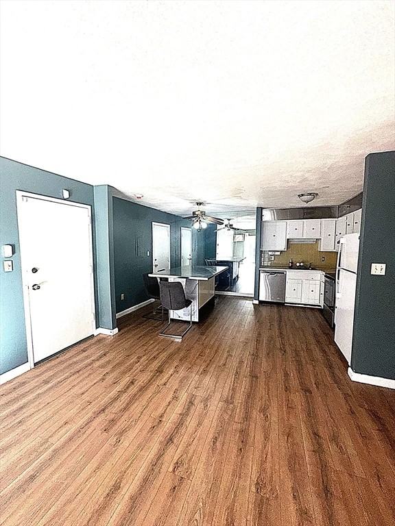 59 Highland Glen Dr #322 - Photo 2 of 11