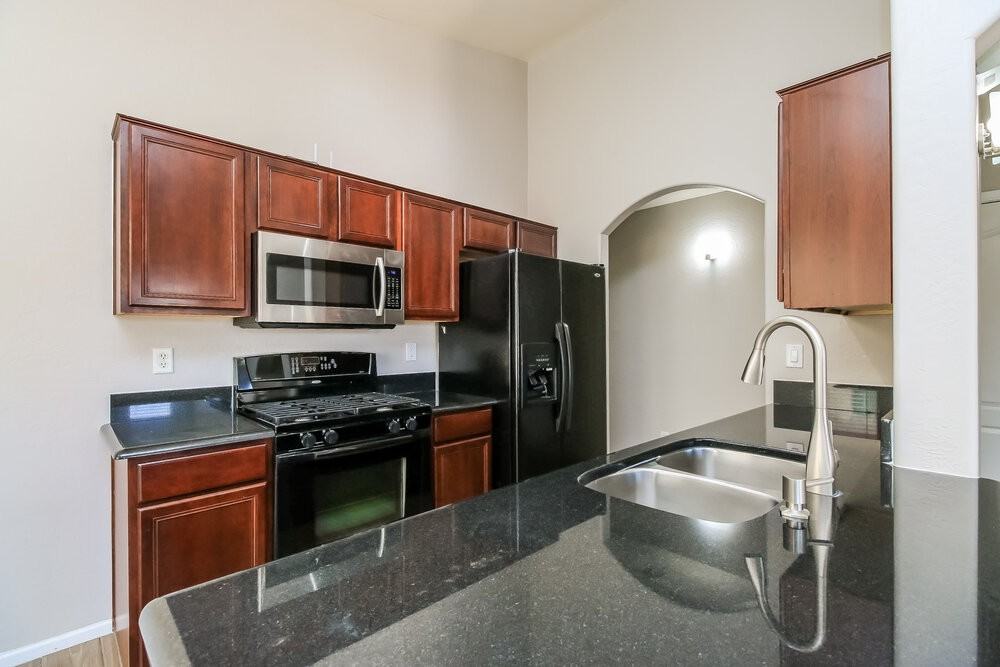 35671 N Mirandesa Dr - Photo 6 of 16