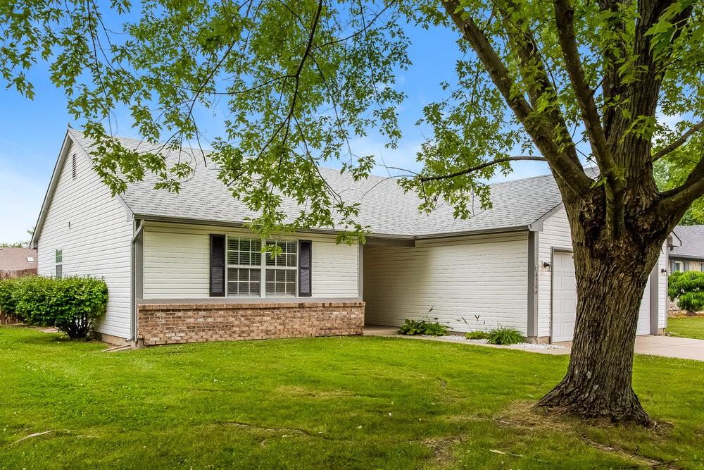 6204 Glenshire Ln - Photo 3 of 16