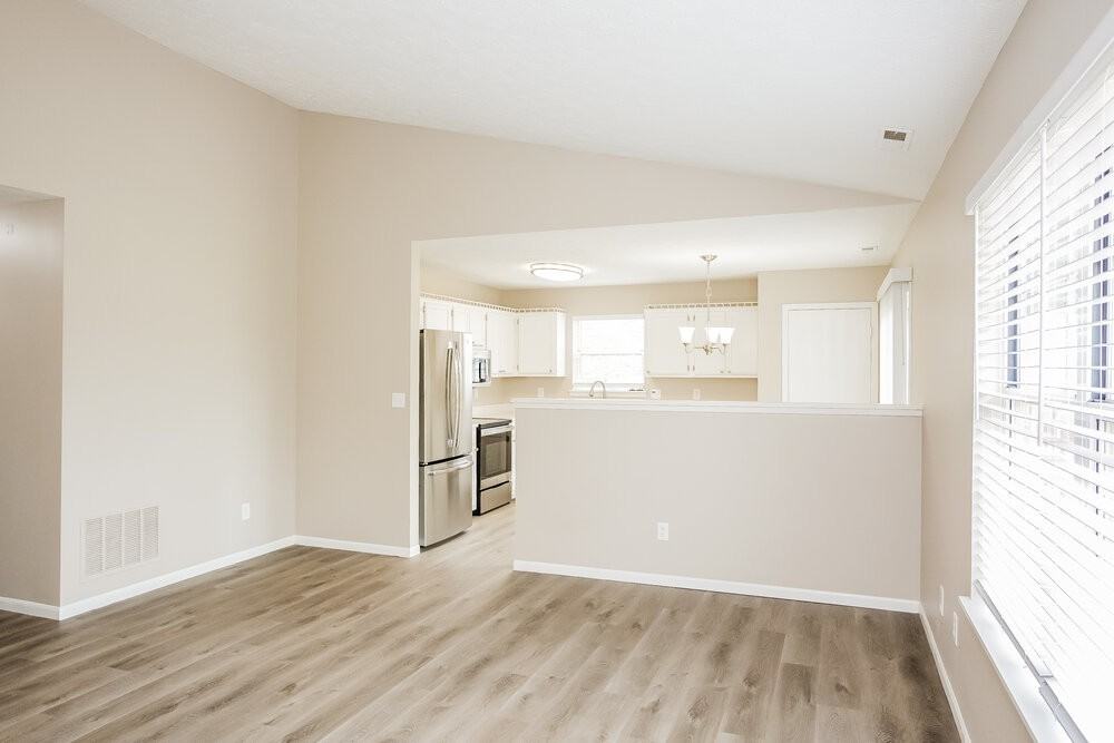 6204 Glenshire Ln - Photo 4 of 16