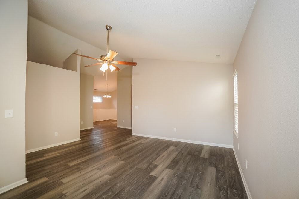 4312 Village Trace Dr - Photo 3 of 16