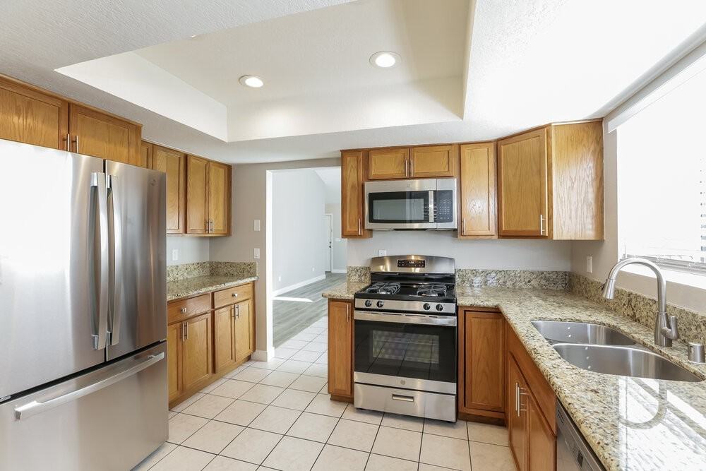 7761 Success Ct - Photo 7 of 16