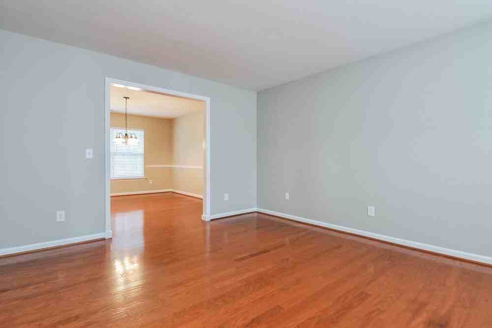 504 Pyracantha Dr - Photo 3 of 16