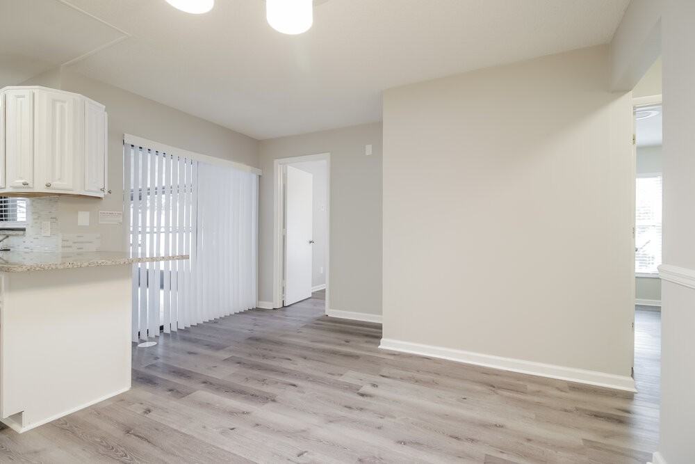 1035 Mckinnon Ave - Photo 6 of 16