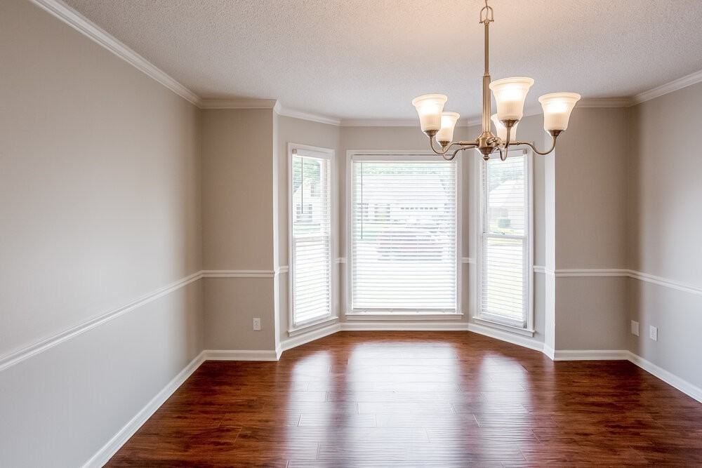 4378 Bunker Hill Dr - Photo 6 of 15