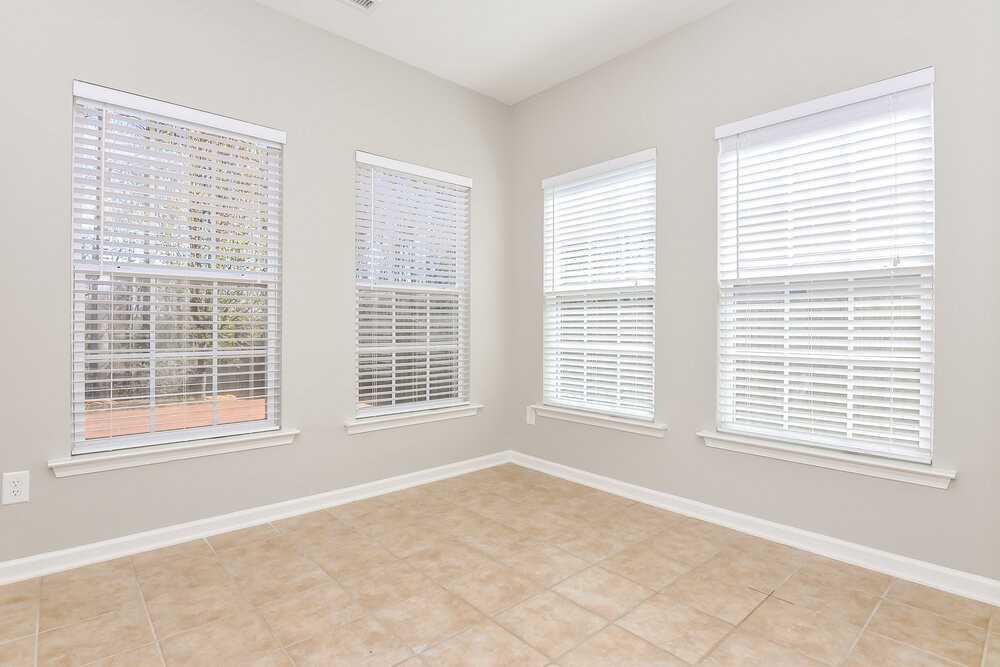 1547 Cairo Way - Photo 3 of 21