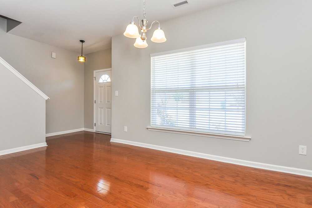 1547 Cairo Way - Photo 7 of 21