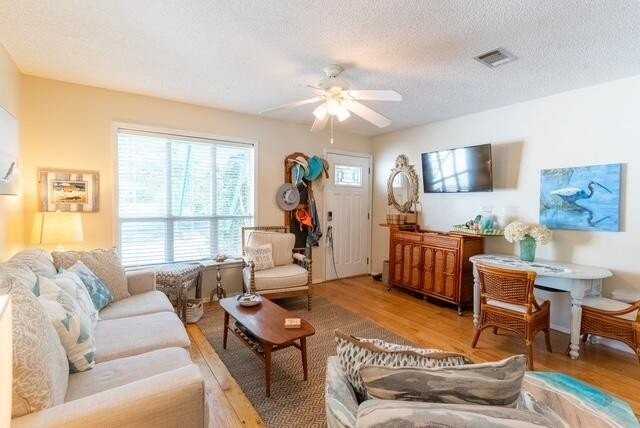 257 N Orange St - Photo 2 of 10