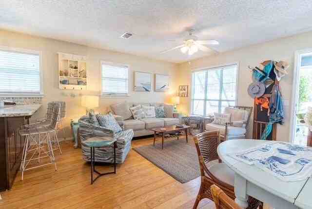 257 N Orange St - Photo 4 of 10