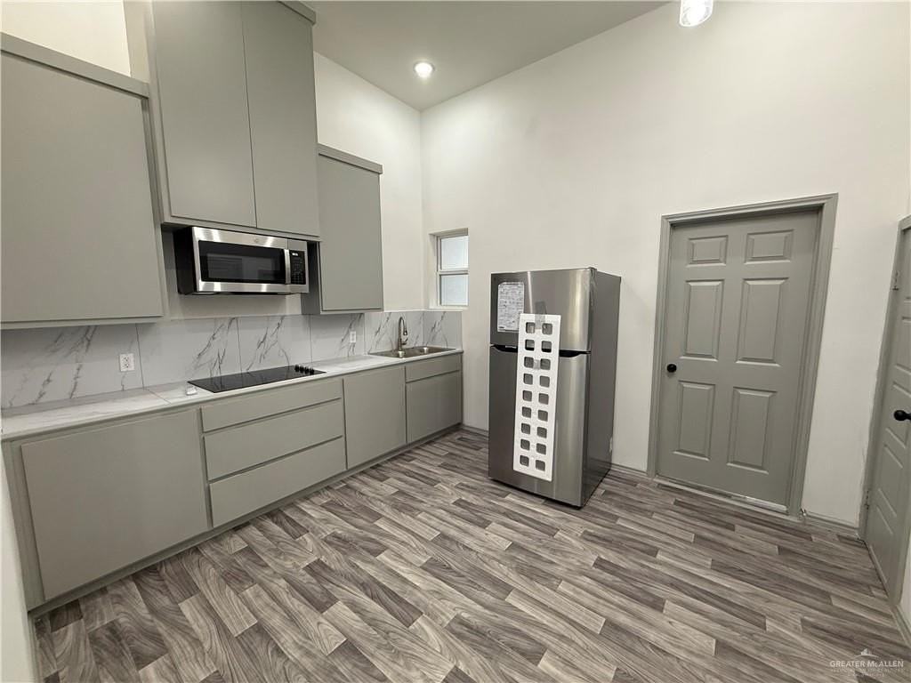 1023 Miller Ave - Photo 2 of 3