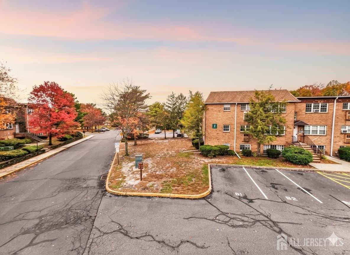 14 College Dr - Photo 5 of 23