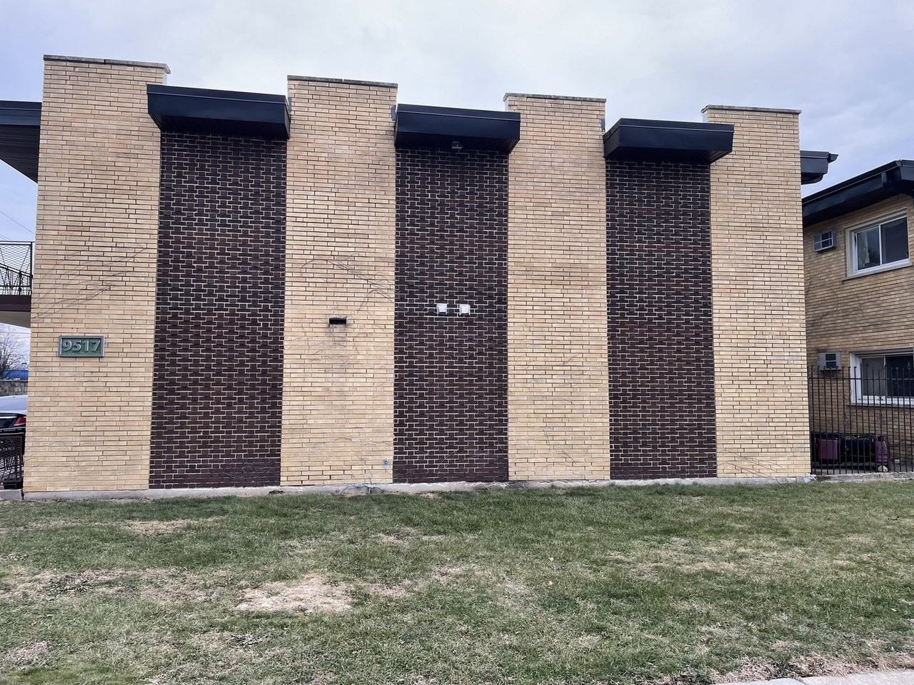 9517 Mansfield Ave Apt 4 #4 - Photo 2 of 11