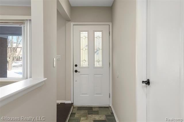 17201 Nadora St - Photo 4 of 26