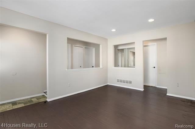 17201 Nadora St - Photo 6 of 26