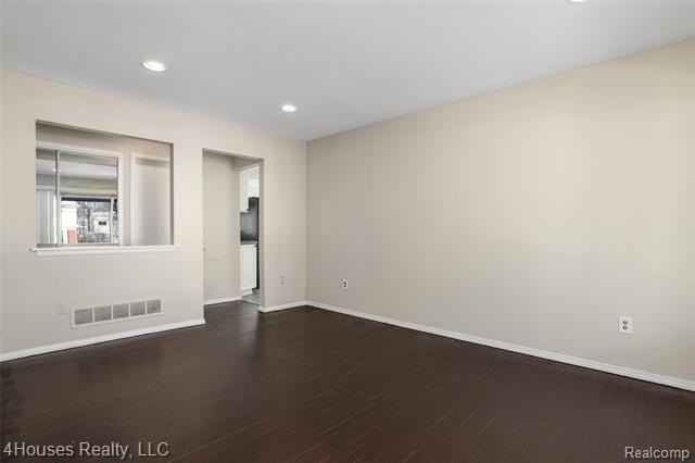 17201 Nadora St - Photo 7 of 26