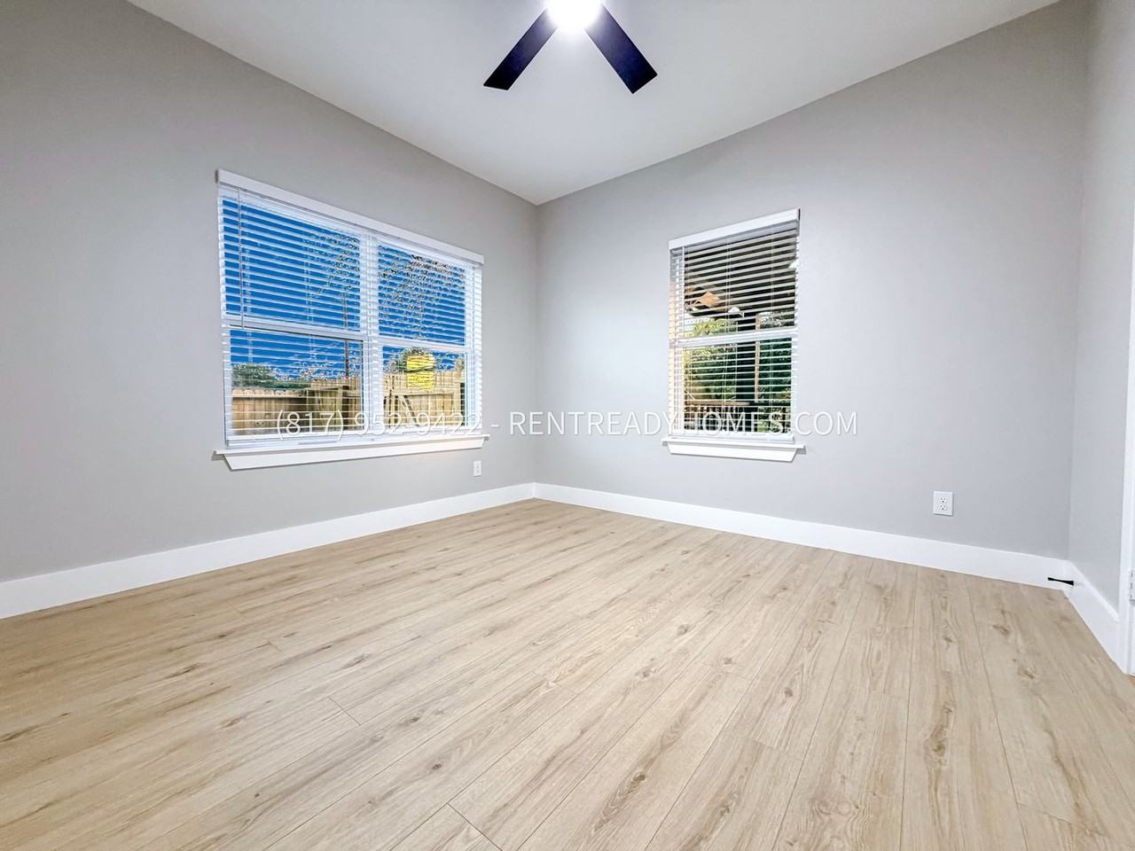 8123 Detroit St - Photo 7 of 11