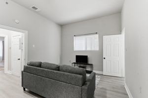 featured image of 314 W Cevallos