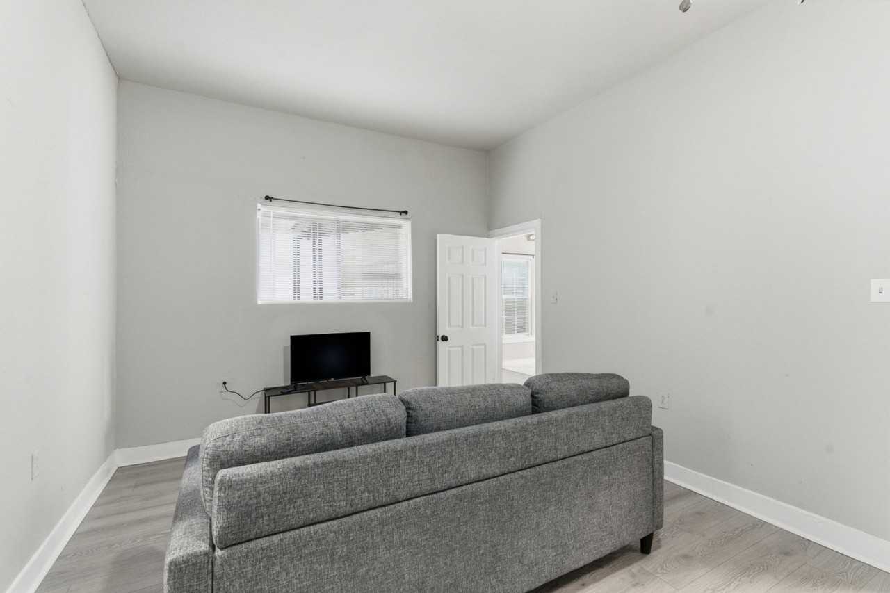 314 W Cevallos #1363386P - Photo 3 of 17