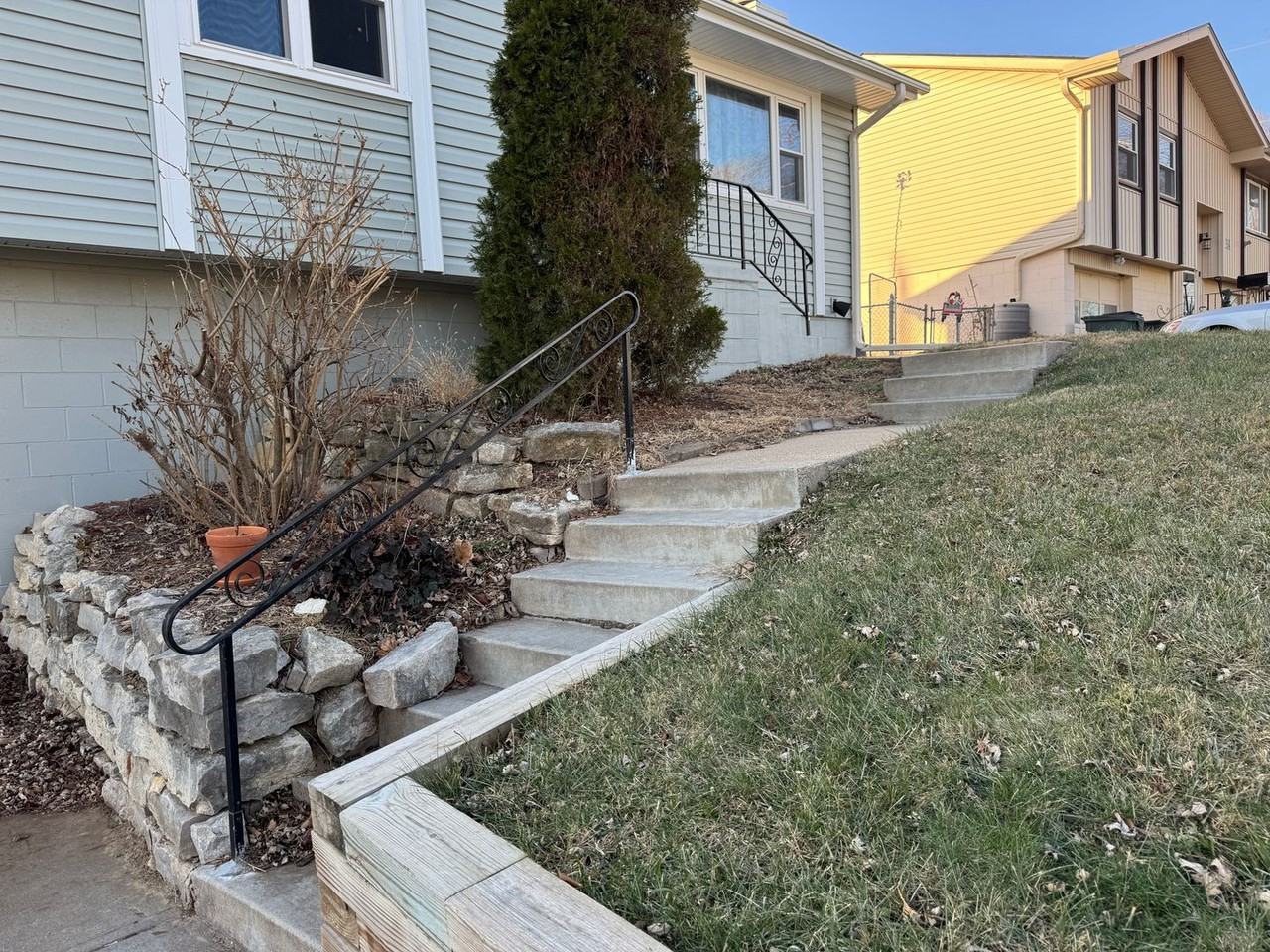 7526 S 75th Ave - Photo 4 of 32