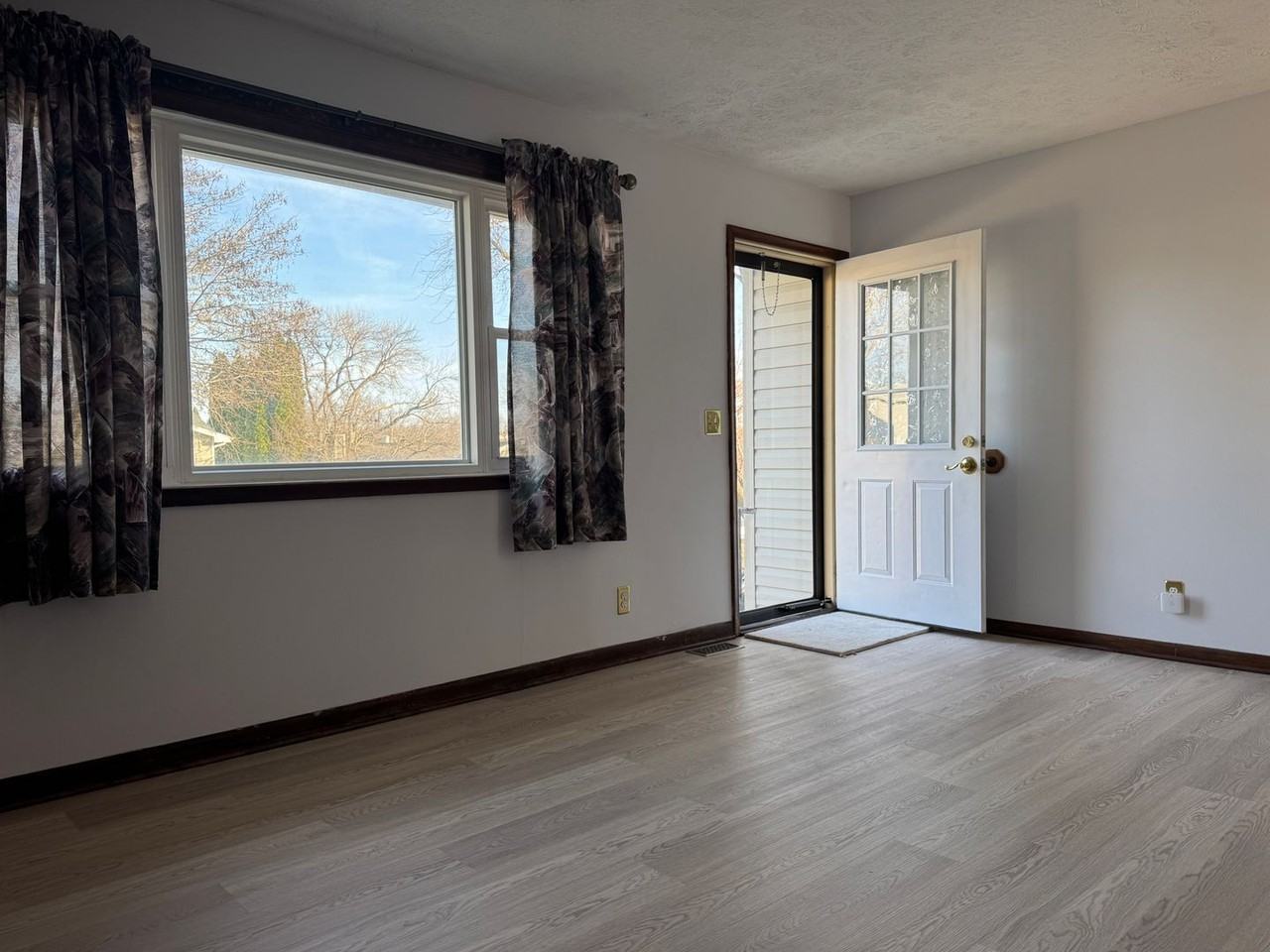 7526 S 75th Ave - Photo 7 of 32