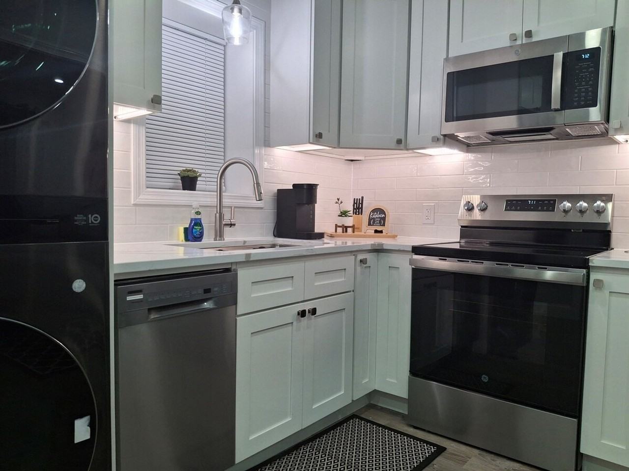 1111 Atwells Ave #1373622P - Photo 7 of 27