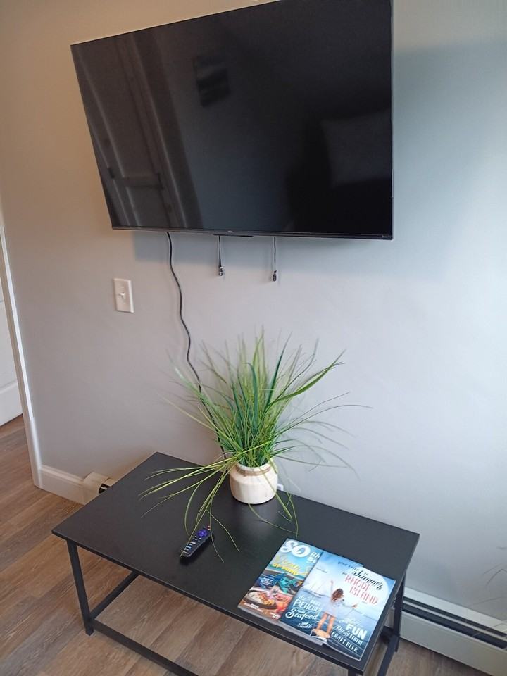 20 Hawkins St #1373656P - Photo 2 of 40