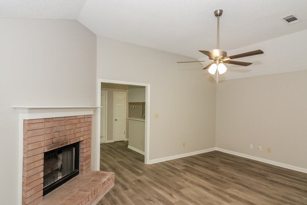 1124 Dove Hollow Cir E - Photo 4 of 16