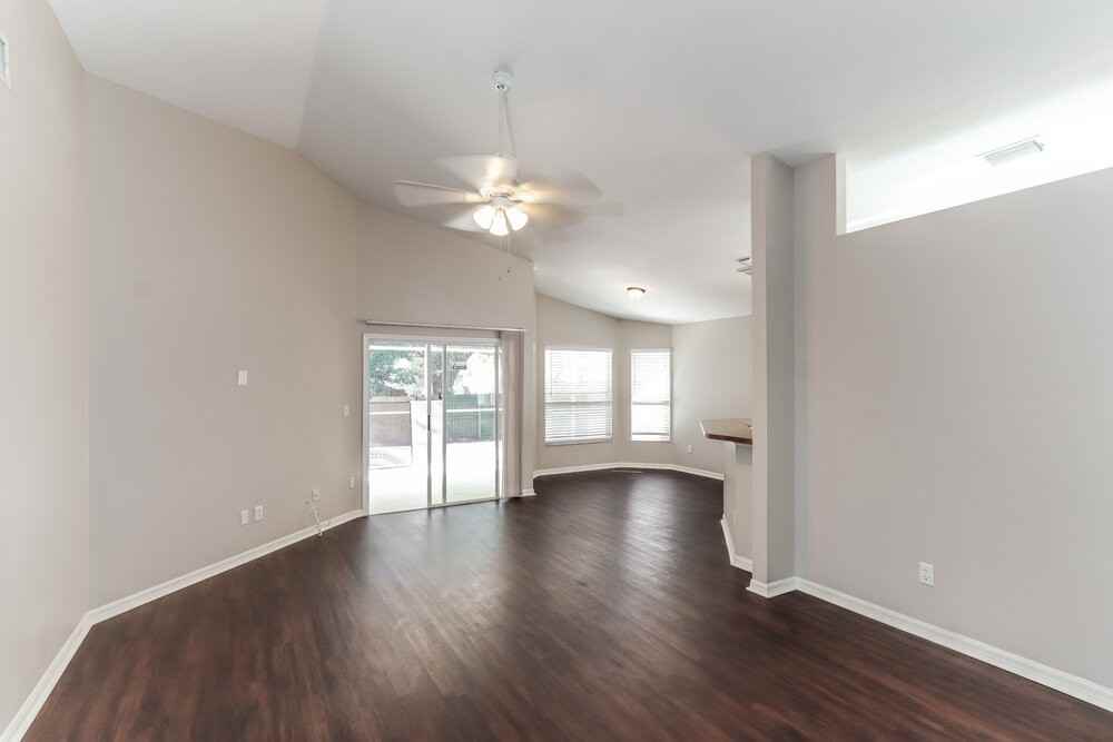 1710 Wakefield Dr - Photo 3 of 16