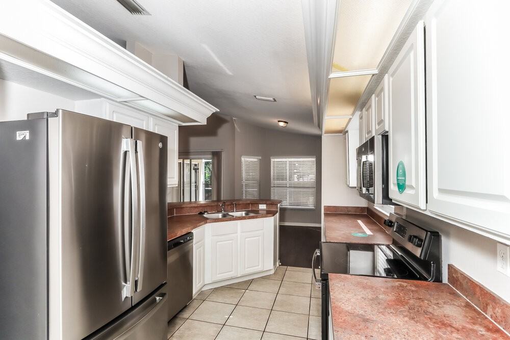 1710 Wakefield Dr - Photo 6 of 16