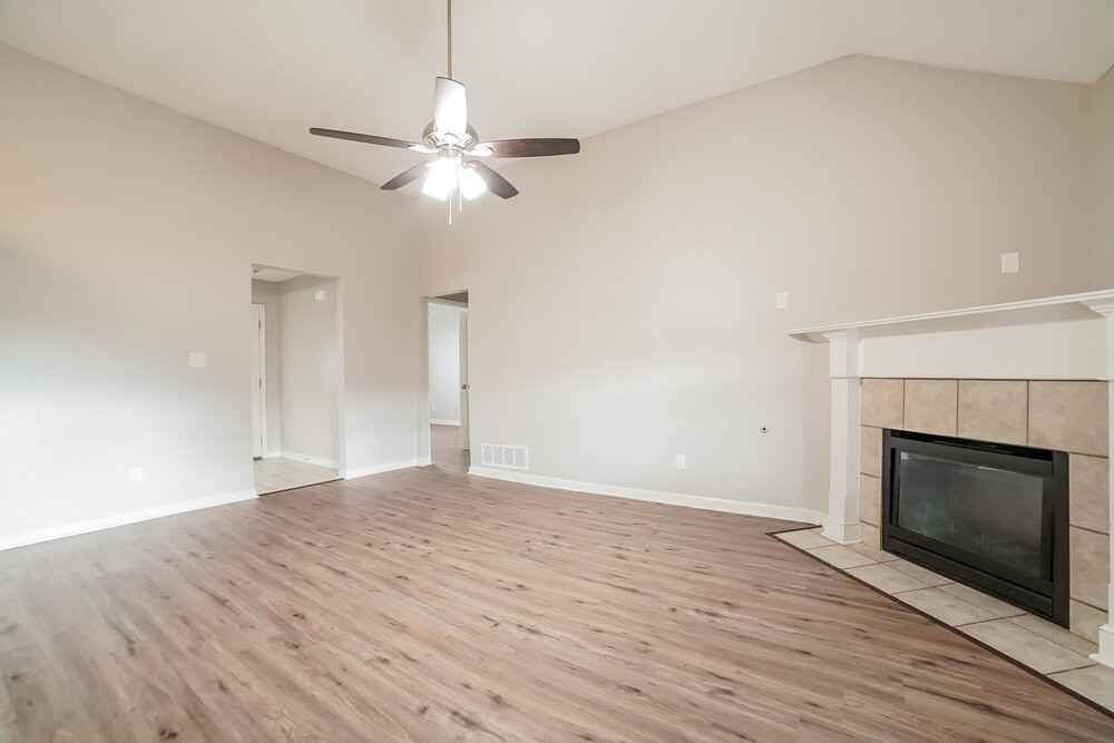 7821 Bailee Ln - Photo 4 of 17