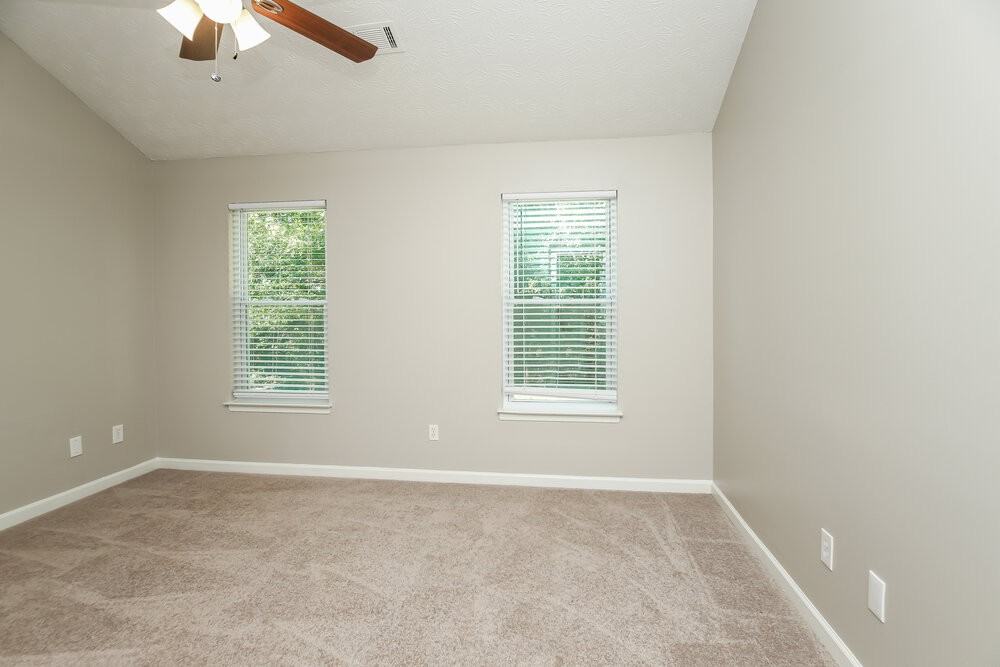 54 Virginia Heights Dr - Photo 4 of 15