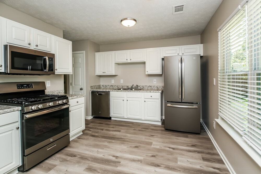 54 Virginia Heights Dr - Photo 5 of 15