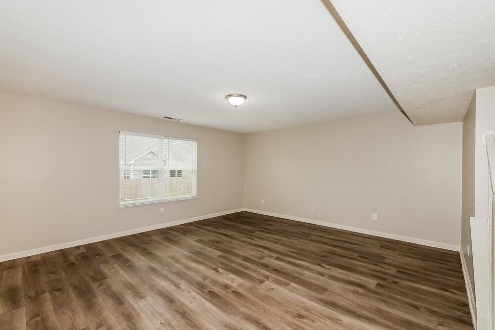 11556 Ross Common Dr - Photo 5 of 17