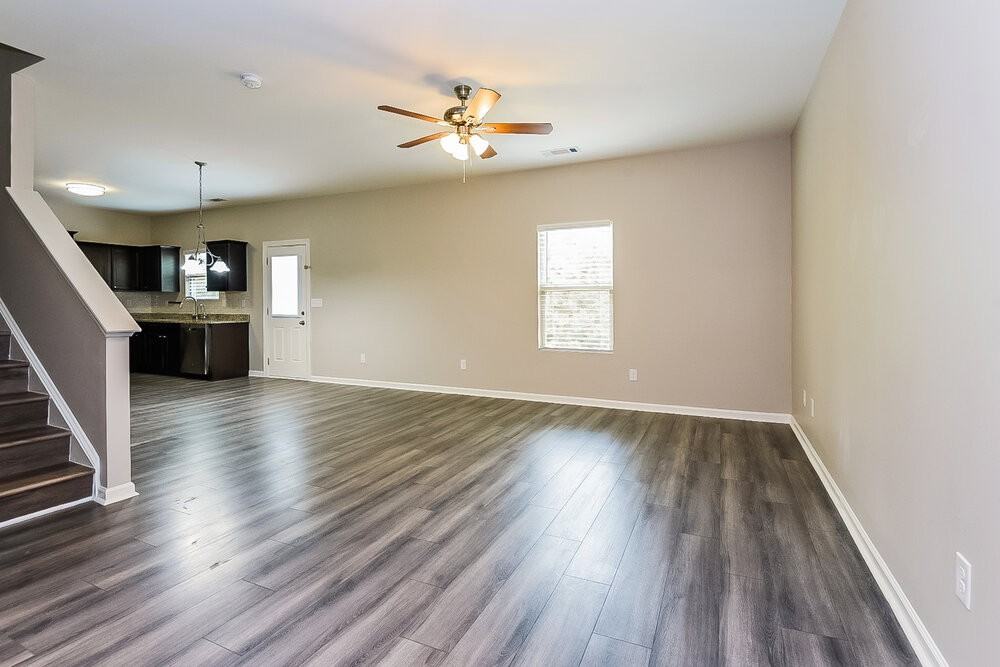 481 Scotland Dr - Photo 5 of 17