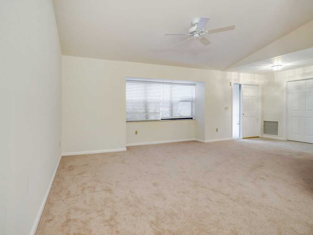 14465 Larkspur Ln - Photo 3 of 15