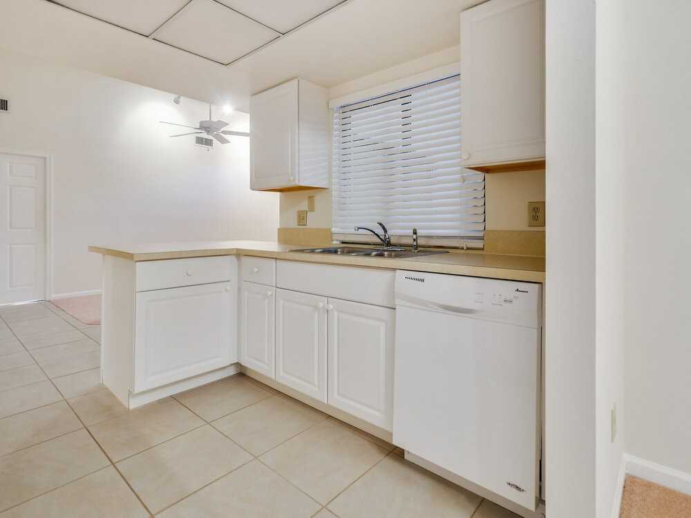 14465 Larkspur Ln - Photo 5 of 15