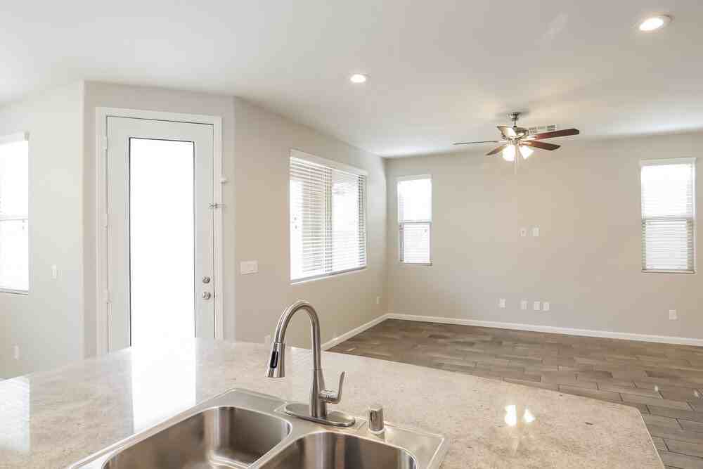 6388 Kellyville Dr - Photo 7 of 17