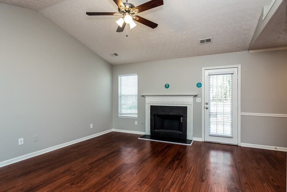 434 Fairhaven Ct - Photo 3 of 16