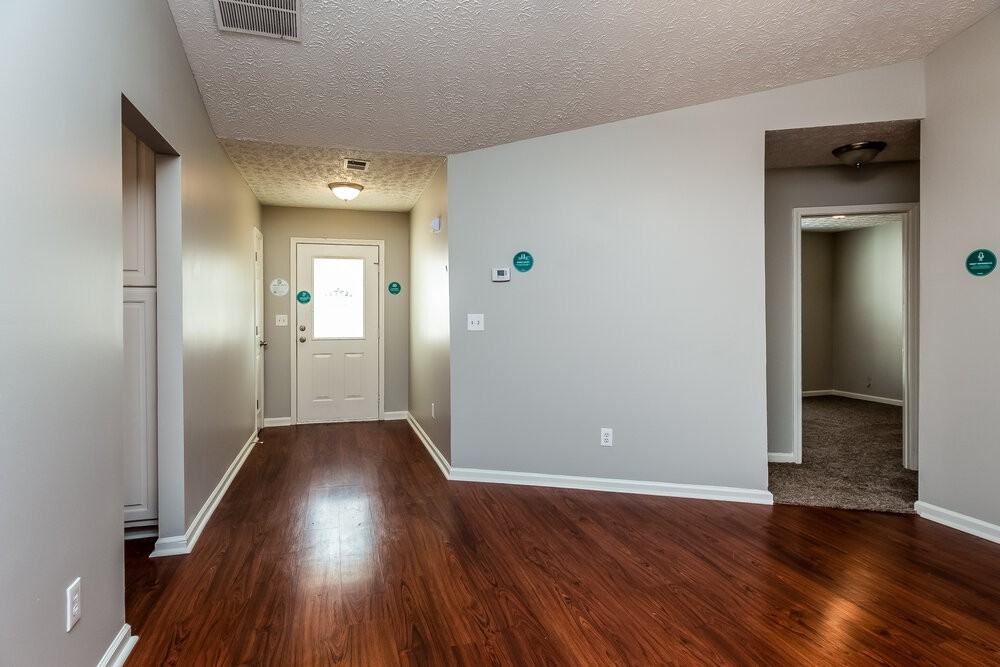 434 Fairhaven Ct - Photo 4 of 16