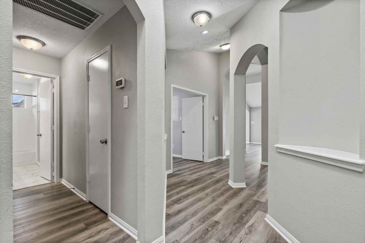 20418 Cherry Haven Cir #20418 - Photo 3 of 35