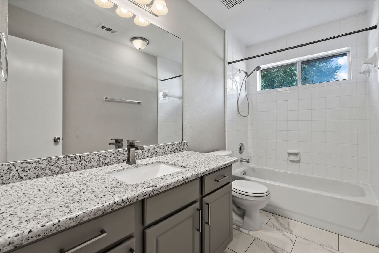 20418 Cherry Haven Cir #20418 - Photo 4 of 35