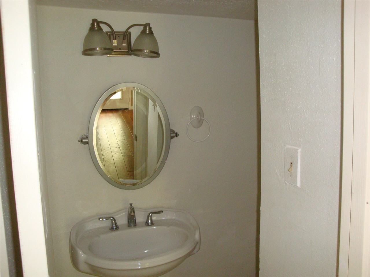 10215 Cliffwood Dr #10215 - Photo 5 of 9